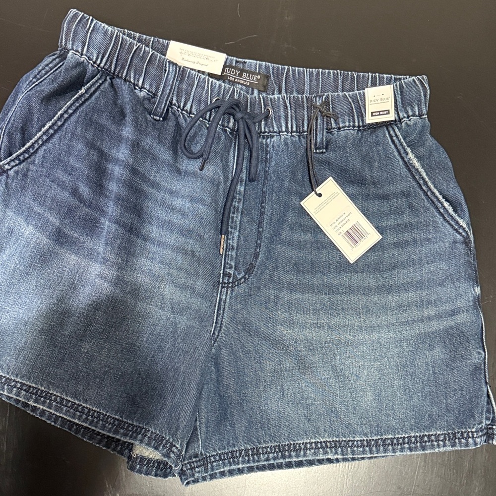 Judy Blue Jean Shorts L NWT
